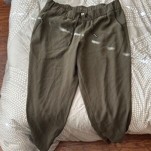 Lululemon on the fly Jogger Pants